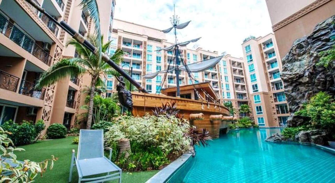 Atlantic Pattaya By Panisara * Pantai Jomtien